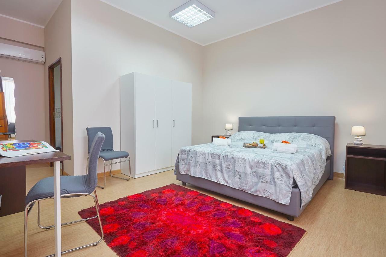 Sturzo 44 Bed & Breakfast ปาแลร์โม ภายนอก รูปภาพ