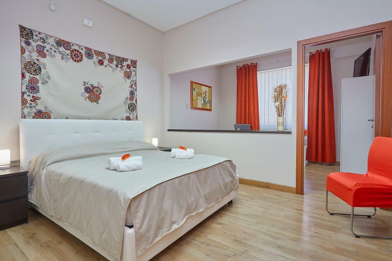 Sturzo 44 Bed & Breakfast ปาแลร์โม ภายนอก รูปภาพ