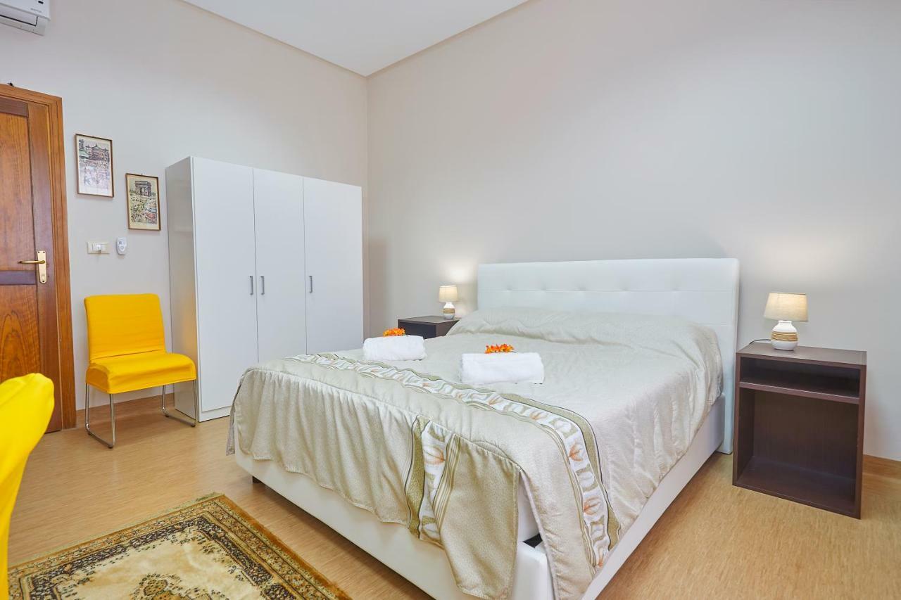 Sturzo 44 Bed & Breakfast ปาแลร์โม ภายนอก รูปภาพ